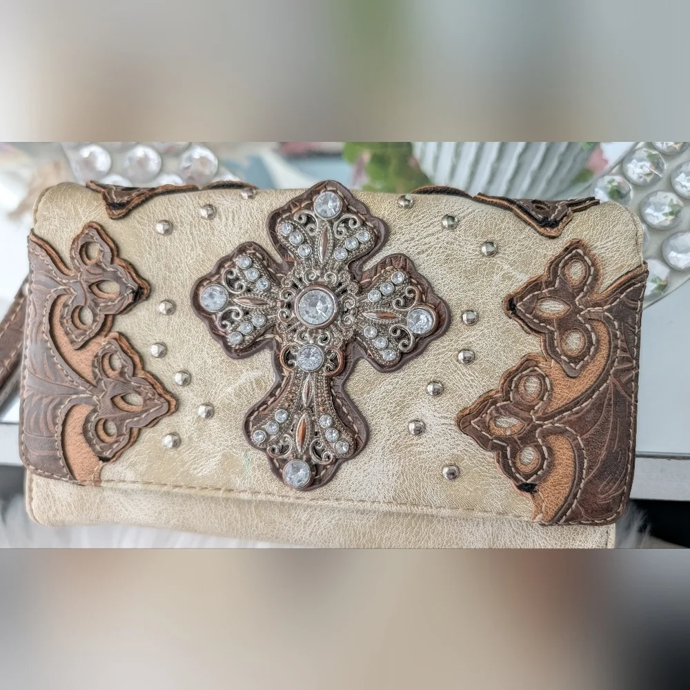 Cowgirl Western Cross  Embellished Rhinestone Carry Handbag Wallet.